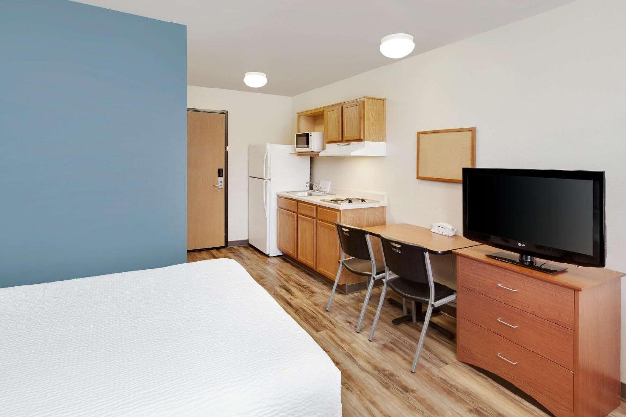 Woodspring Suites Des Moines Pleasant Hill Bagian luar foto