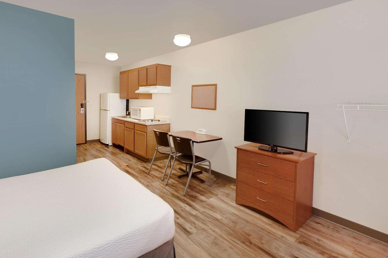 Woodspring Suites Des Moines Pleasant Hill Bagian luar foto