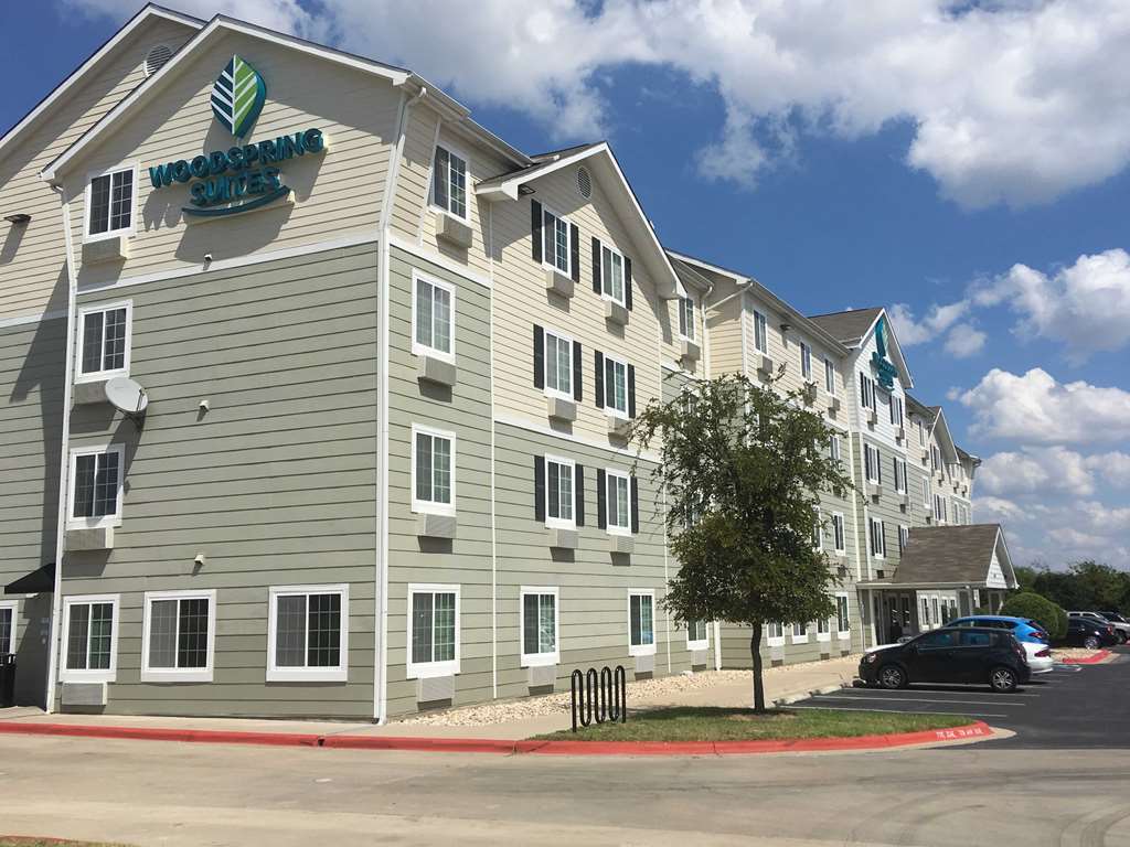 Woodspring Suites Des Moines Pleasant Hill Bagian luar foto